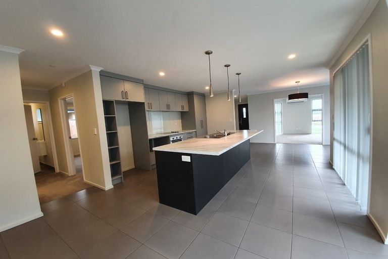Photo of property in 12 Maxwell Road, Pukekohe, 2120