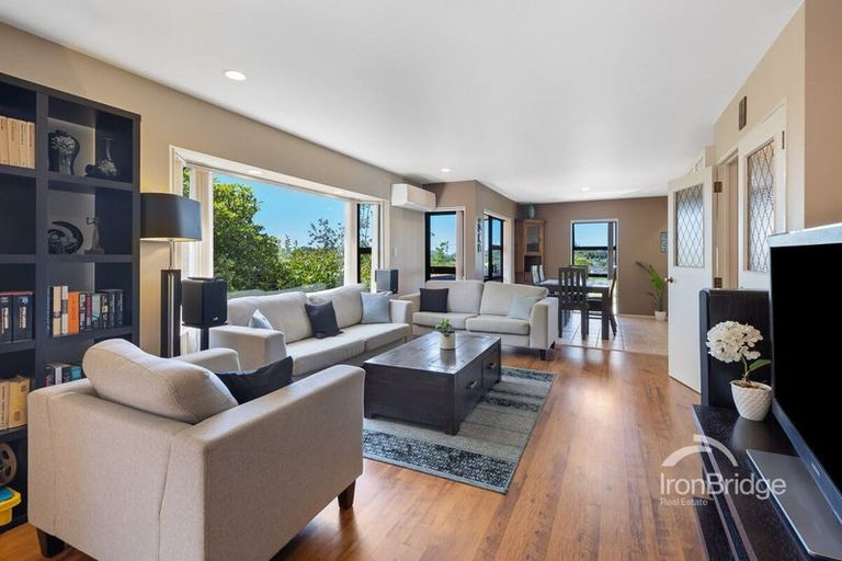 Photo of property in 1/26 Ronald Macken Place, Windsor Park, Auckland, 0632