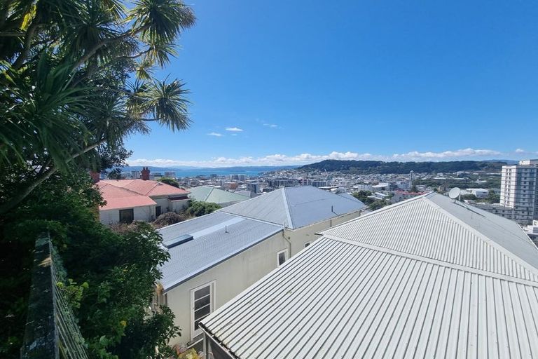 Photo of property in 3 Maarama Crescent, Aro Valley, Wellington, 6021