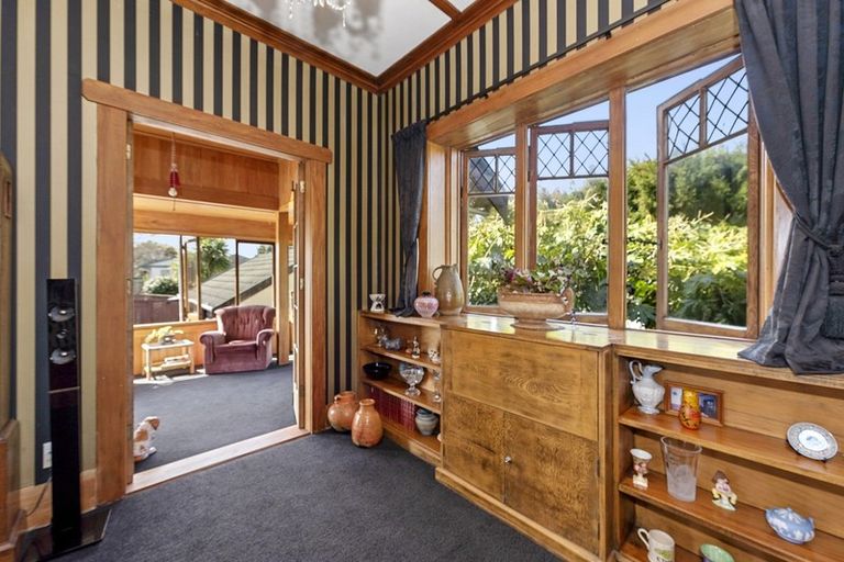 Photo of property in 69 Forest Lake Road, Forest Lake, Hamilton, 3200