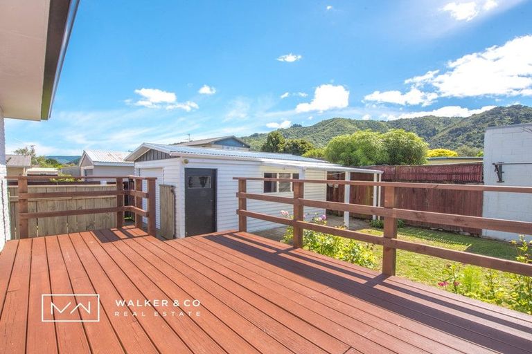 Photo of property in 25 California Drive, Totara Park, Upper Hutt, 5018