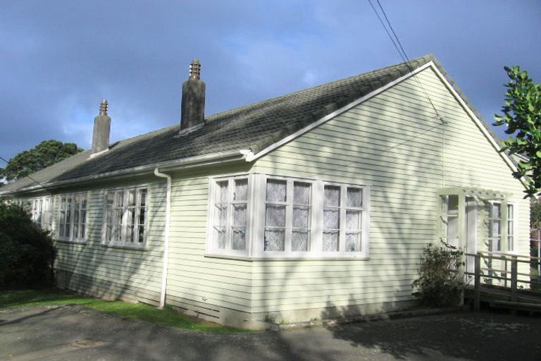 Photo of property in 71 Broderick Road, Johnsonville, Wellington, 6037