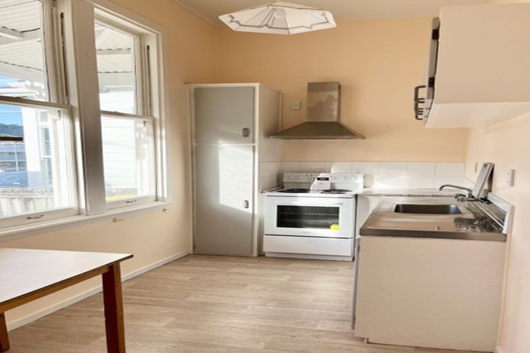 Photo of property in 186 Tasman Street, Mount Cook, Wellington, 6021