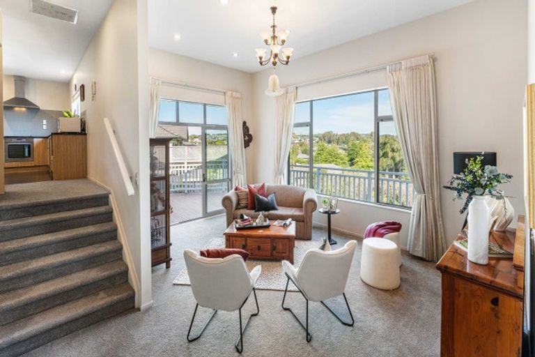 Photo of property in 8 Bob Craig Place, Pukekohe, 2120