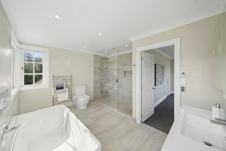 Photo of property in 16 Fenton Terrace, Cockle Bay, Auckland, 2014