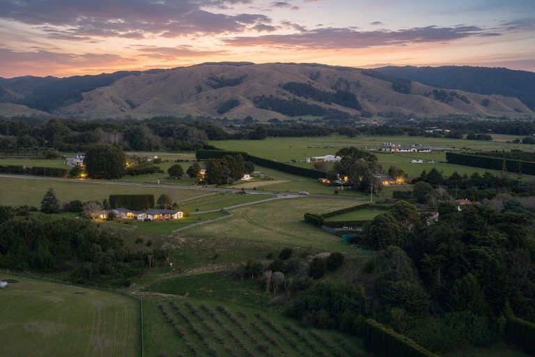Photo of property in 165 Otaki Gorge Road, Hautere, 5582