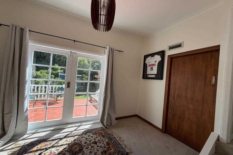 Photo of property in 16 Friend Street, Karori, Wellington, 6012