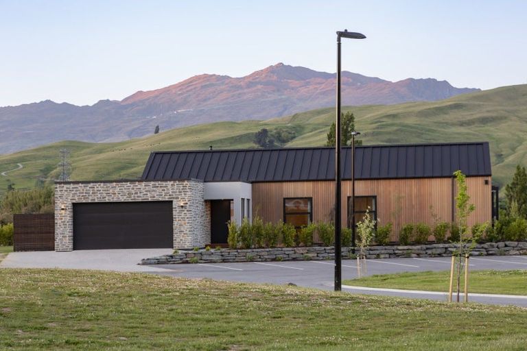 Photo of property in Kawarau Heights, 22 Kawarau Heights Boulevard, Lake Hayes, Queenstown, 9304