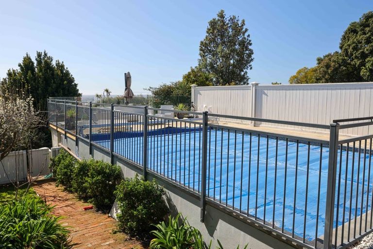 Photo of property in 130a Hackthorne Road, Cashmere, Christchurch, 8022