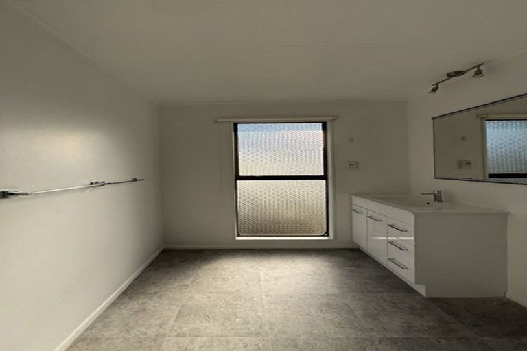 Photo of property in 27a Gemstone Drive, Birchville, Upper Hutt, 5018