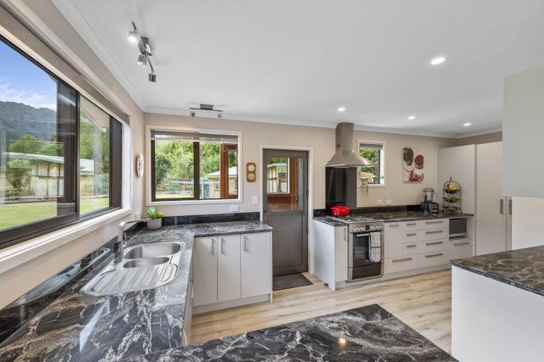 Photo of property in 6b Lady Cobham Grove, Anakiwa, Picton, 7281