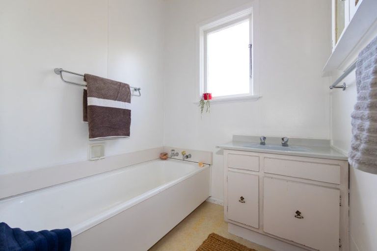 Photo of property in 263 Kennedy Road, Onekawa, Napier, 4110