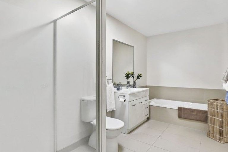 Photo of property in 36 Popokatea Drive, Takanini, 2112