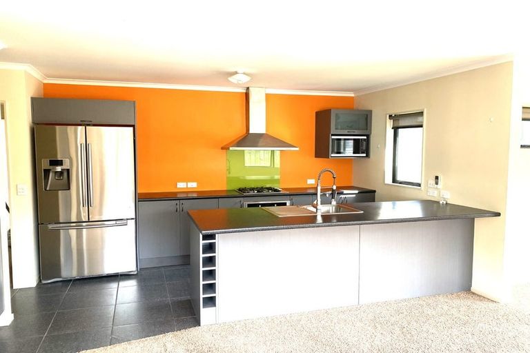 Photo of property in 12 Cresswell Place, Johnsonville, Wellington, 6037