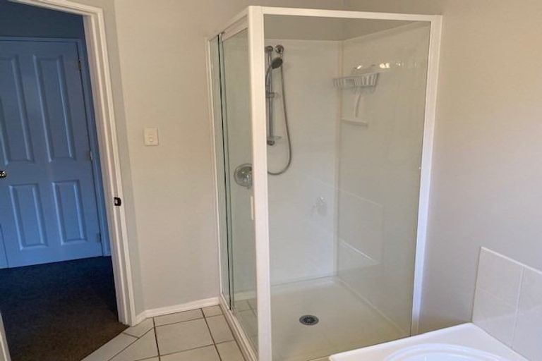 Photo of property in 3 Berkshire Terrace, Massey, Auckland, 0614