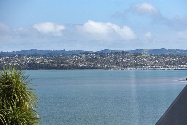 Photo of property in 27 Hadfield Street, Beach Haven, Auckland, 0626
