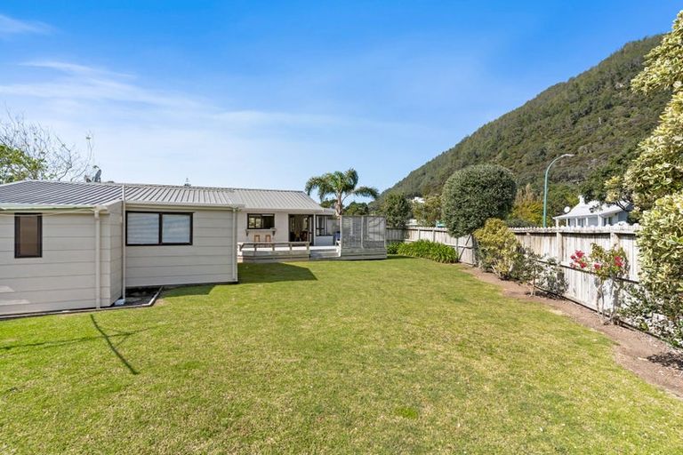 Photo of property in 16 Holland Close, Pauanui, Hikuai, 3579