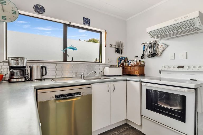 Photo of property in 1/23 Raines Avenue, Forrest Hill, Auckland, 0620