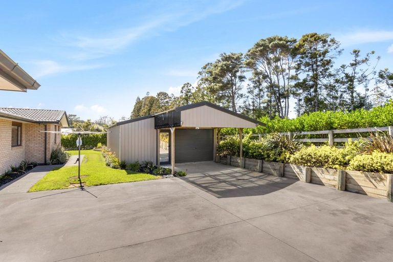 Photo of property in 165b Oraha Road, Kumeu, 0892