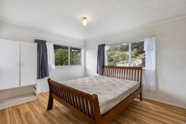 Photo of property in 14 Glen Alton Avenue, Paparangi, Wellington, 6037