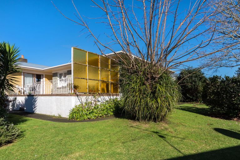 Photo of property in 8 Cardiff Street, Pukekohe, 2120