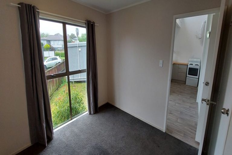 Photo of property in 5 Iris Place, Clendon Park, Auckland, 2103