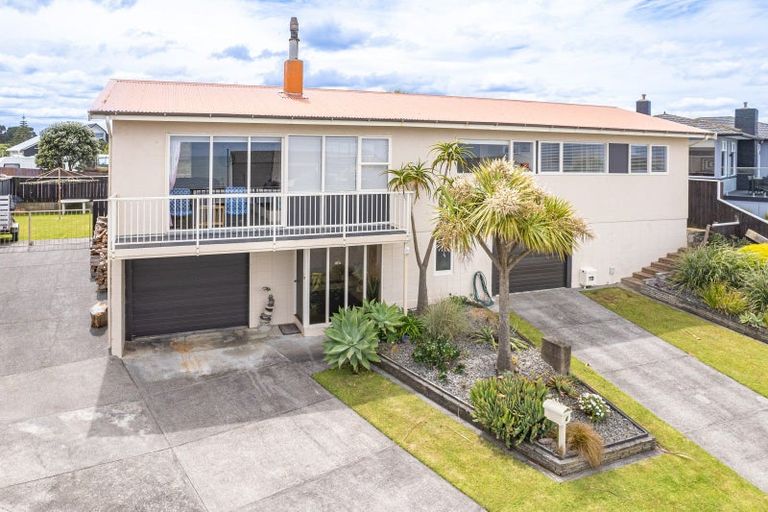 Photo of property in 4 Kapiti Terrace, Castlecliff, Whanganui, 4501