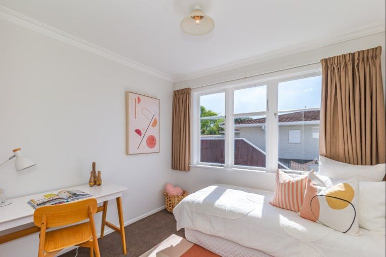 Photo of property in 42 Highbury Drive, Levin, 5510