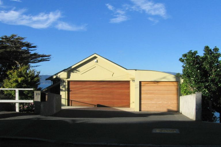 Photo of property in 20 Napier Street, Karaka Bays, Wellington, 6022