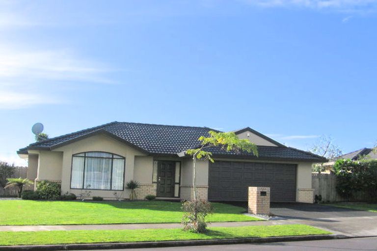 Photo of property in 35 Newinn Crescent, East Tamaki Heights, Auckland, 2016