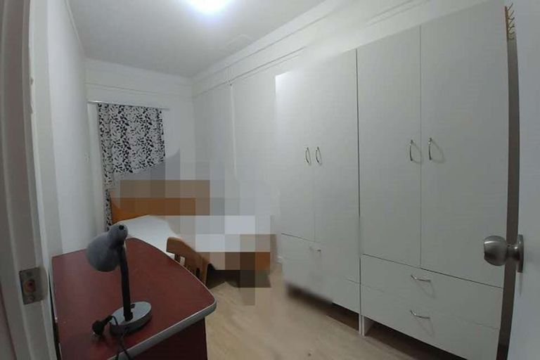 Photo of property in 2/325 Glenfield Road, Glenfield, Auckland, 0629