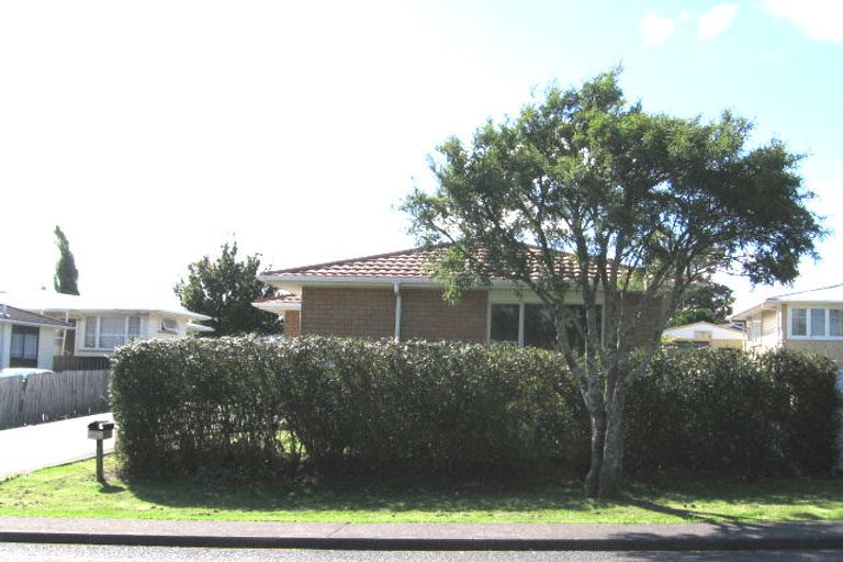 Photo of property in 1/17 Kotuku Street, Te Atatu Peninsula, Auckland, 0610