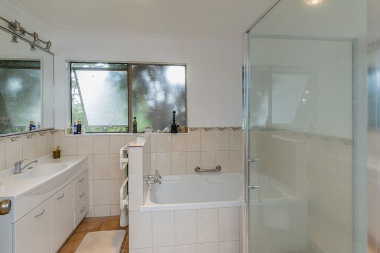 Photo of property in 210 Bruce Road, Levin, 5510