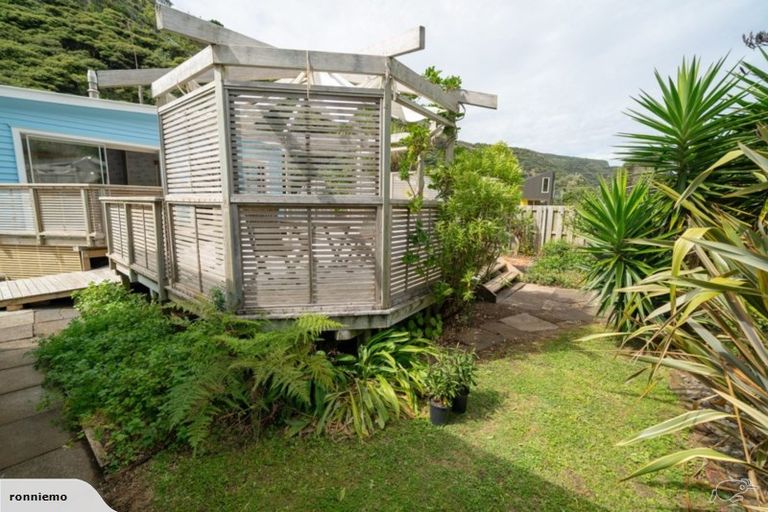 Photo of property in 32 Karekare Road, Karekare, New Lynn, 0772
