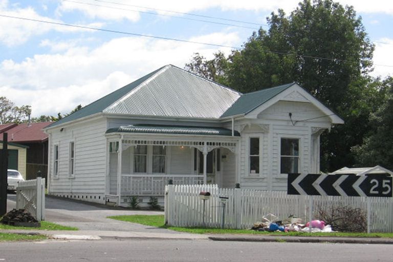 Photo of property in 44 Lynwood Road, New Lynn, Auckland, 0600