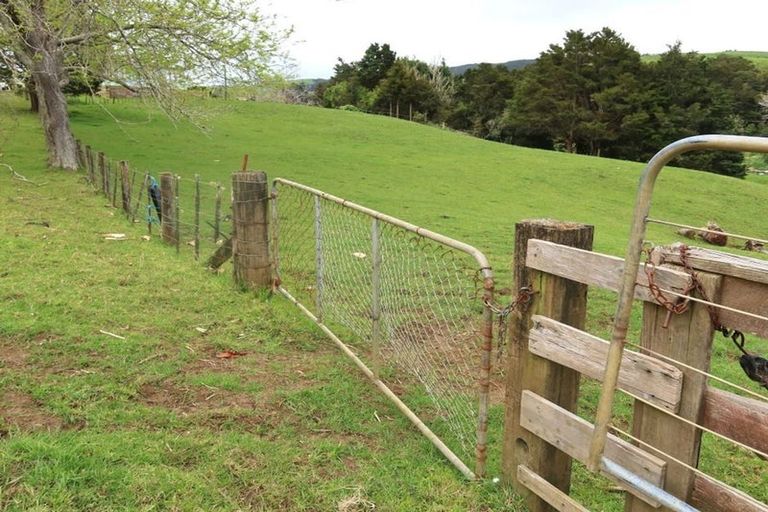 Photo of property in 38 Donnellys Station Road, Donnellys Crossing, Dargaville, 0379