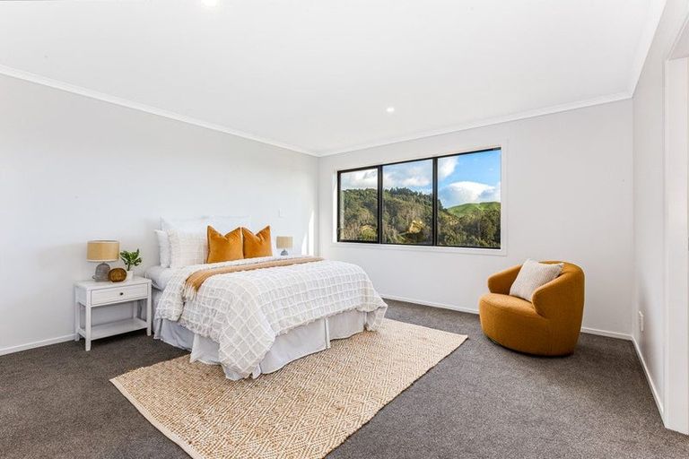 Photo of property in 32 Oakum Road, Whitby, Porirua, 5024