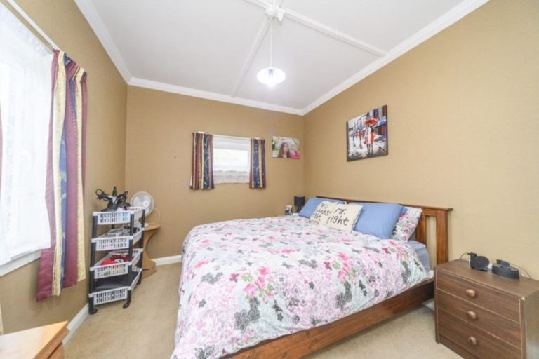 Photo of property in 351 Tremaine Avenue, Takaro, Palmerston North, 4412