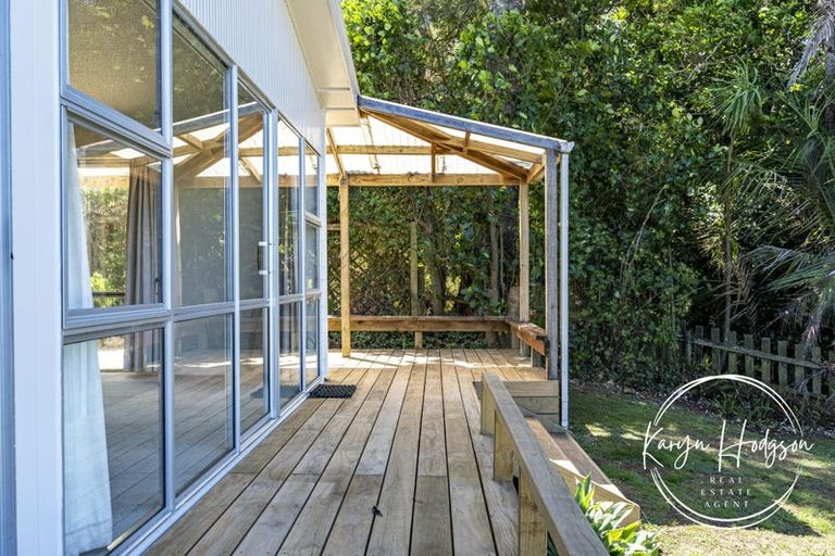 Photo of property in 26 Whaka Street, Maungaturoto, 0520