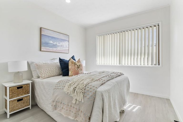 Photo of property in 2/49 Larne Avenue, Pakuranga Heights, Auckland, 2010