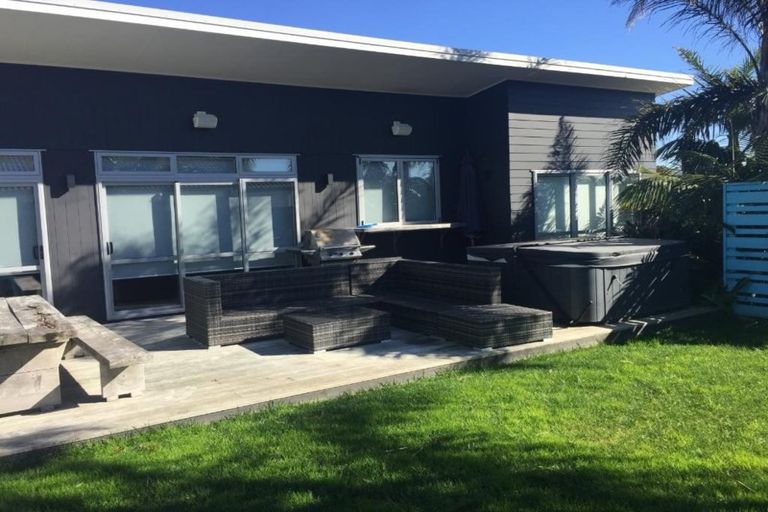 Photo of property in 17 Surfers Avenue, Waihi Beach, 3611