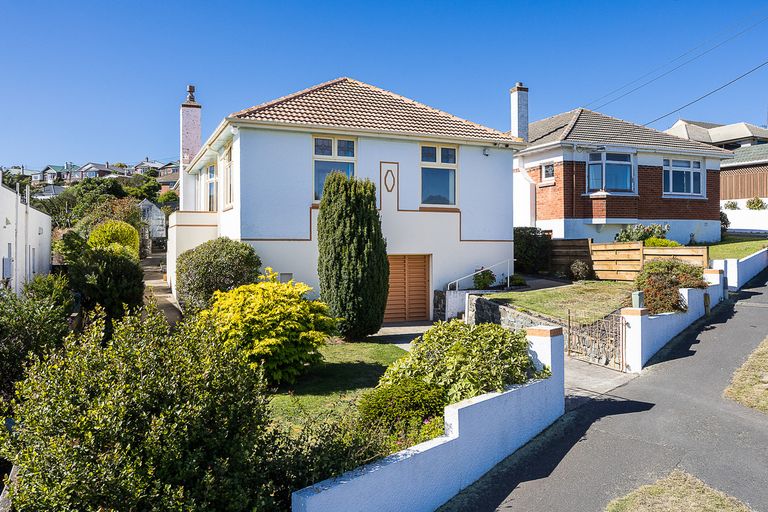 Photo of property in 129 Tahuna Road, Andersons Bay, Dunedin, 9013