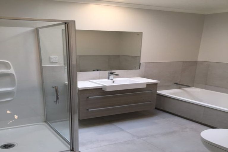 Photo of property in 21 Costa Viva Crescent, Karaka, Papakura, 2113