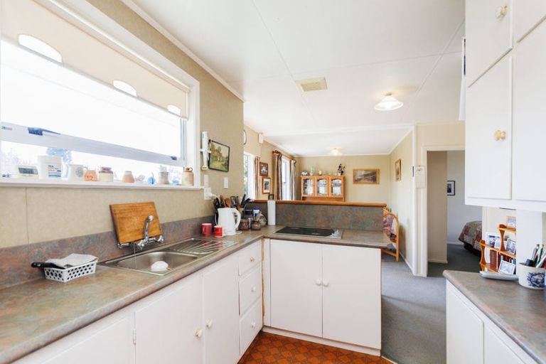 Photo of property in 8 Hau Whiti Place, Kimbolton, 4774