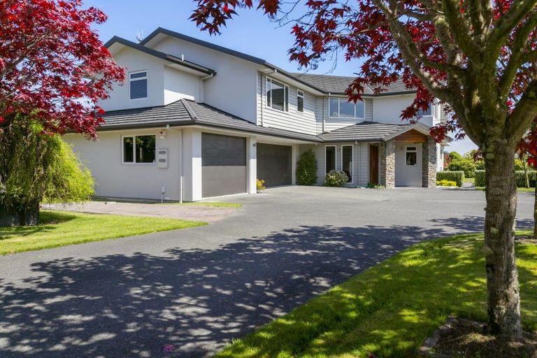 Photo of property in 19 Magnolia Rise, Waipahihi, Taupo, 3330
