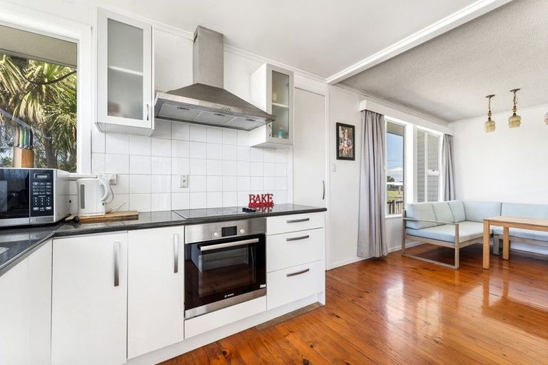 Photo of property in 2 Dawson Road, Snells Beach, 0920