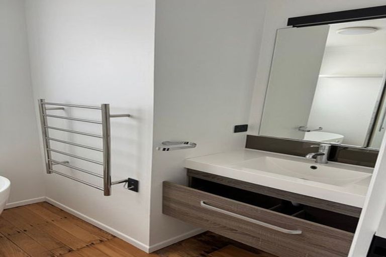 Photo of property in 28 Windsor Road, Bellevue, Tauranga, 3110