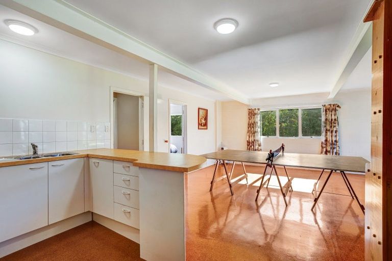 Photo of property in 42 Koraha Road, Kumeu, 0892