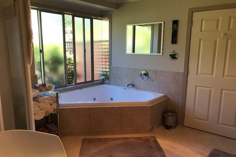 Photo of property in 48 Nyhane Drive, Ligar Bay, Takaka, 7183