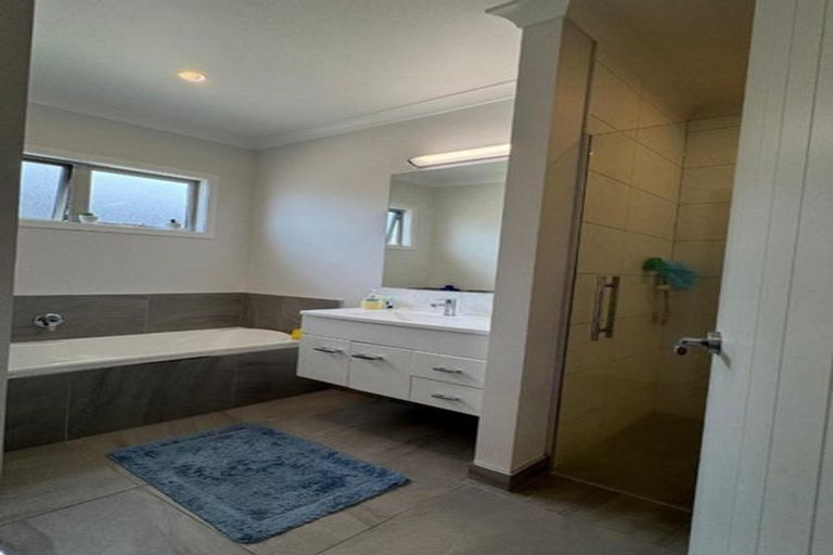 Photo of property in 10 Rakaia Way, Poraiti, Napier, 4112